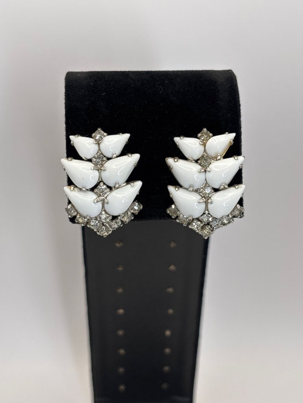 Kramer Vintage White Milkglass Rhinestone Accent Silver Tone Clip On Earrings